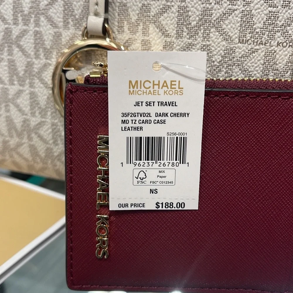 MICHAEL KORS
Jet Set Travel Medium Top Zip Leather Card Case Wallet
Dark Cherry - Picture 7 of 16